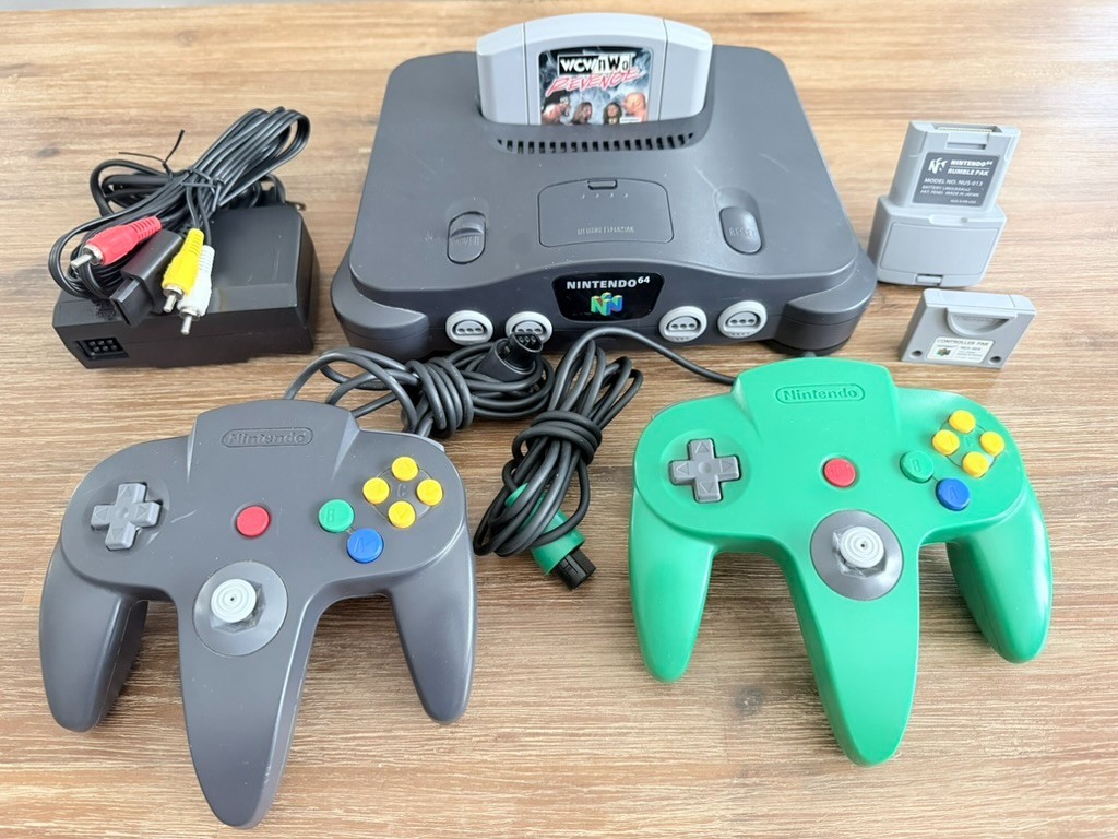 Nintendo 64 N64 Console Bundle w/ Hookups, 2 Controllers + Paks & 1 Game TESTED