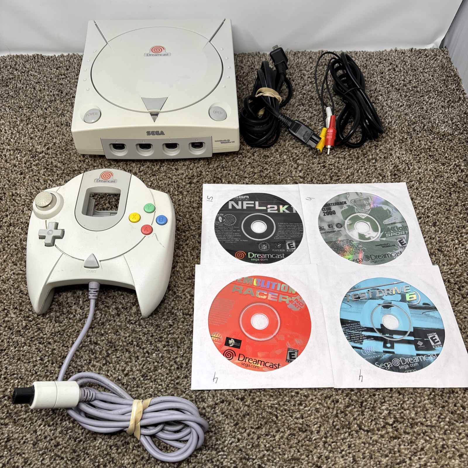 Sega Dreamcast (HKT-3020) Home Console with Controller & Game Bundle