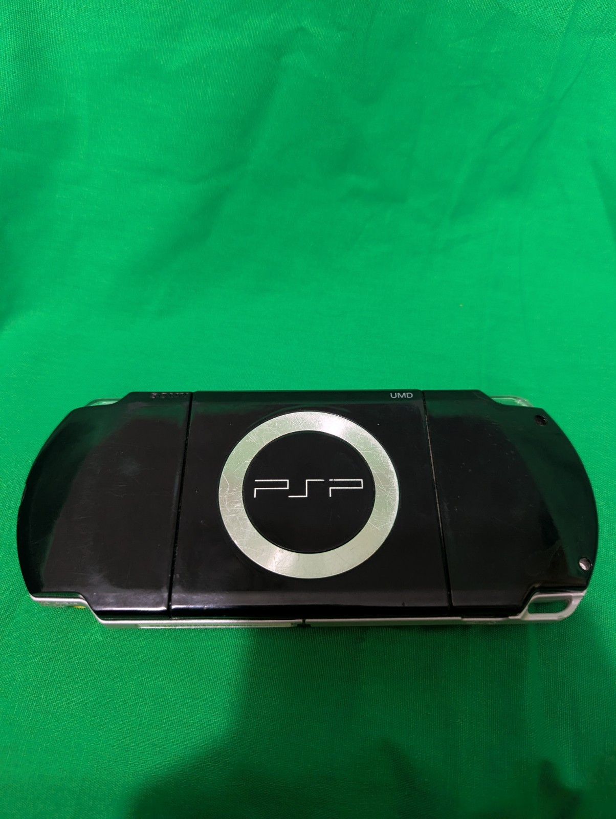 Sony PSP-2000 PlayStation Portable Handheld System Black/Silver [NO BATTERY]