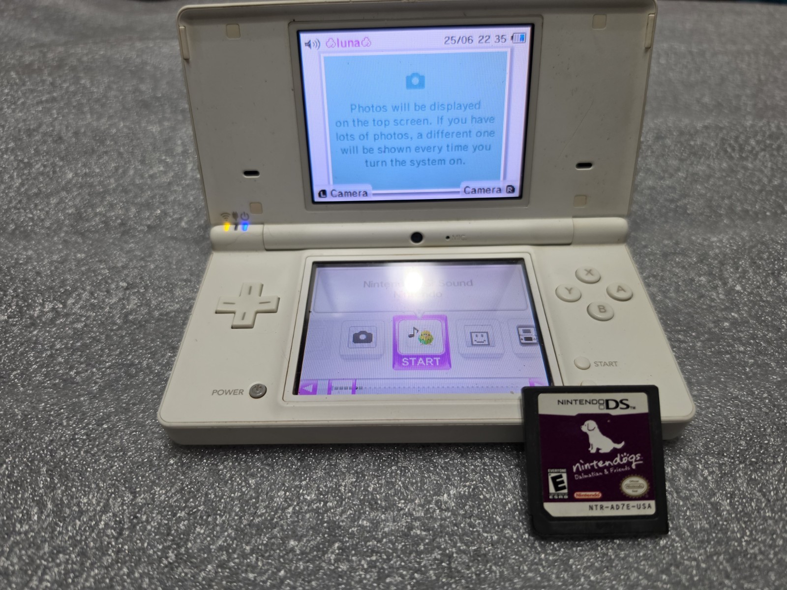 Nintendo DSi White Handheld TWL-001 (EUR) Tested Working Stylus No Charger
