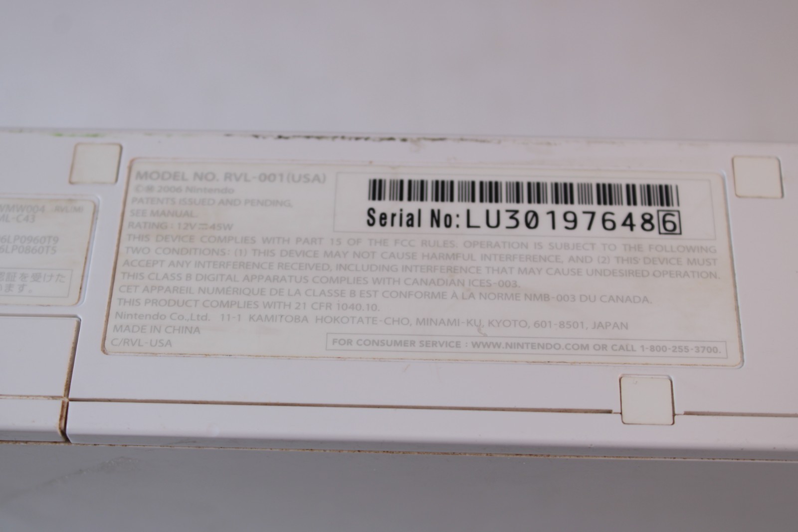Nintendo Wii White Console RVL-001 W/ 1 OEM controller/chuk, 1 game, Wheel
