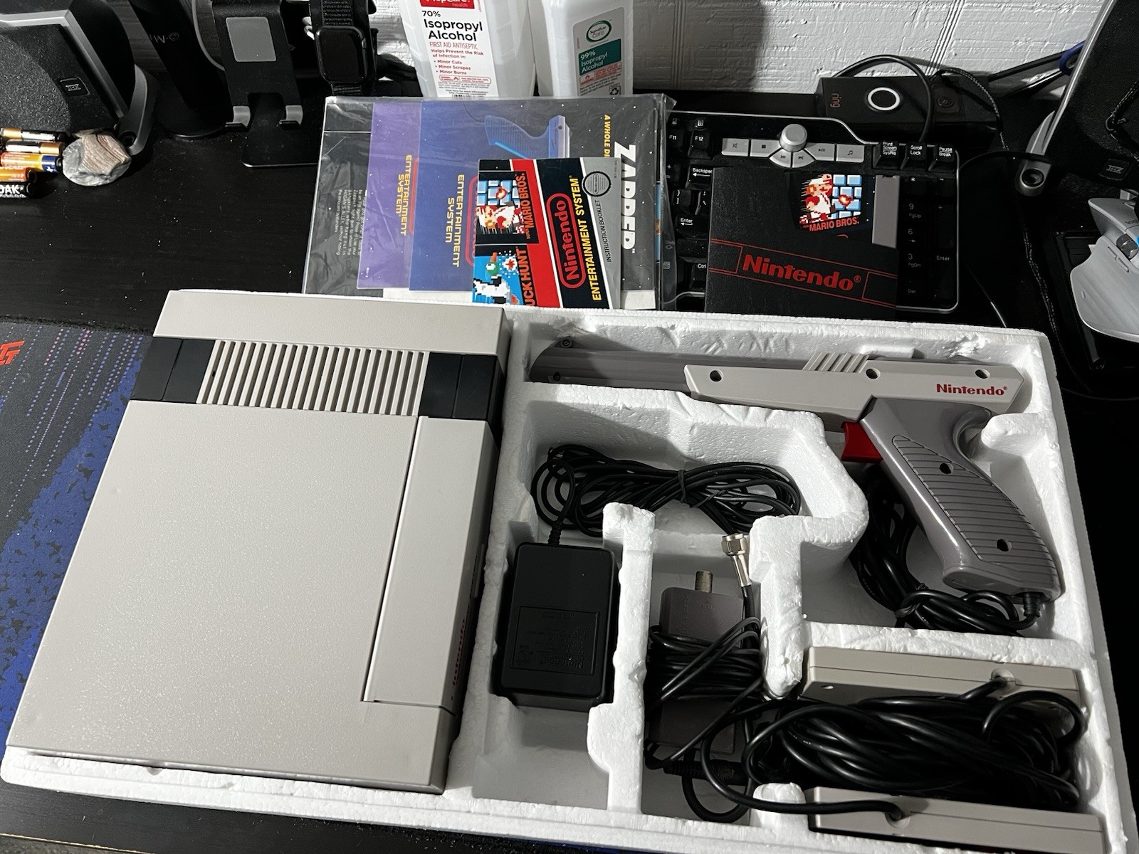 Nintendo NES Action Set video game console CIB, – Near Mint condition box