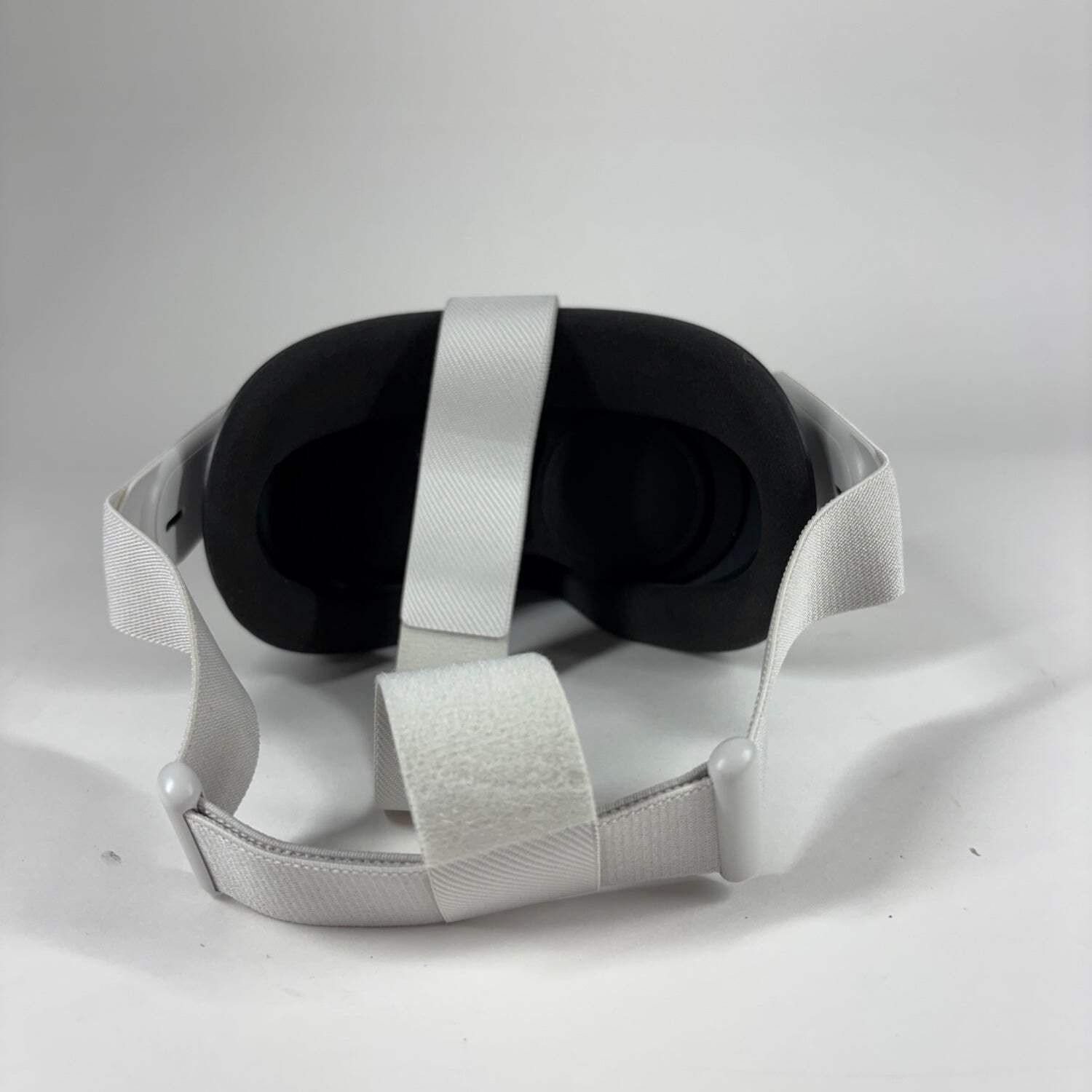 Meta Quest 2 128GB Standalone All-in-One VR Headset KW49CM