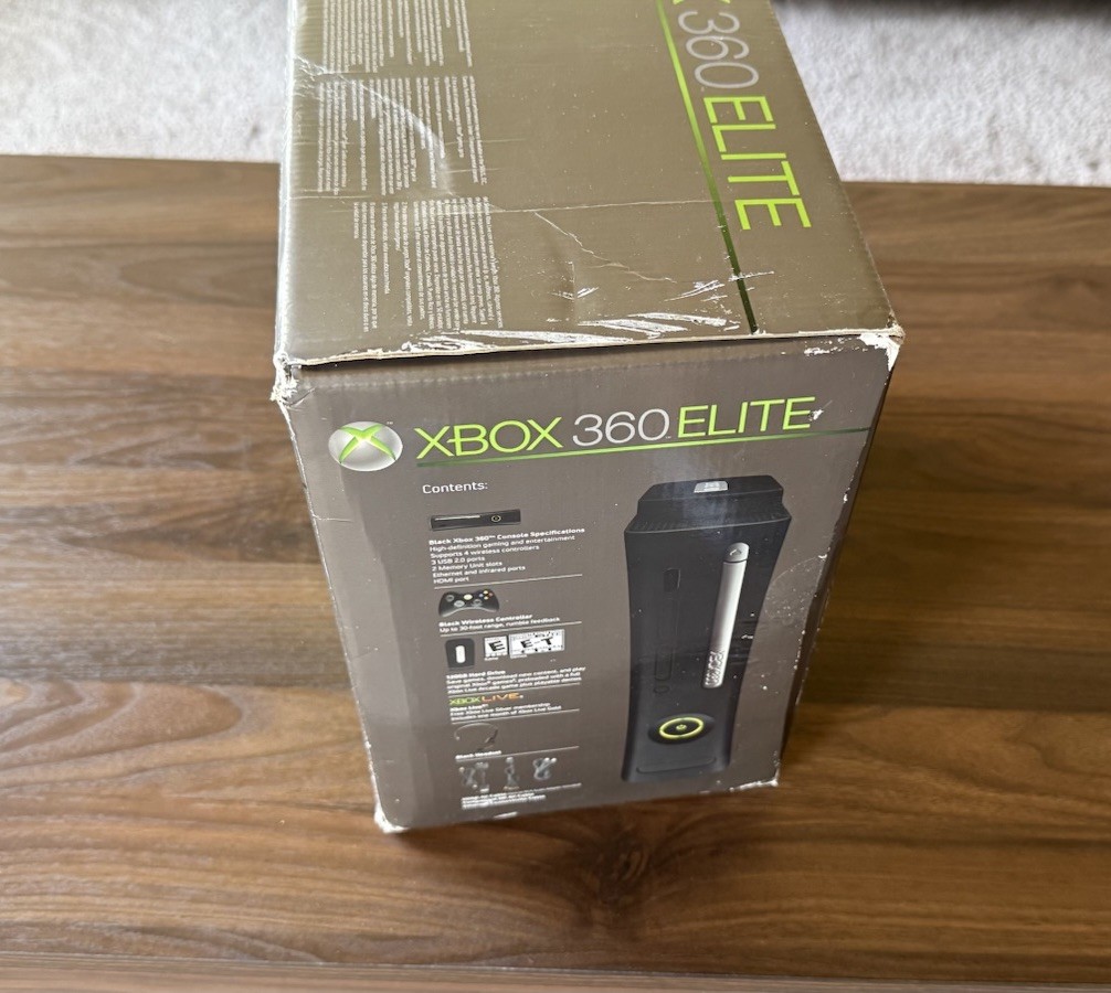 Xbox 360 Elite 120 gb – COMPLETE IN BOX – (New Thermal Paste) w/ Controller