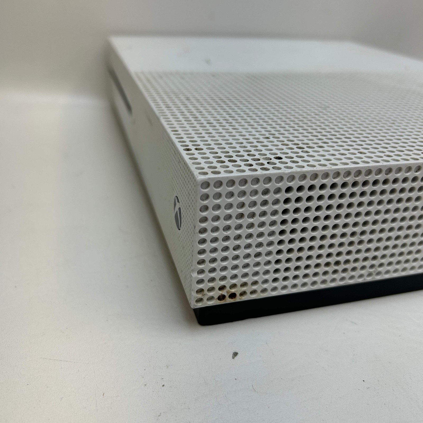 Microsoft Xbox One S 1TB Console Gaming System White 1681