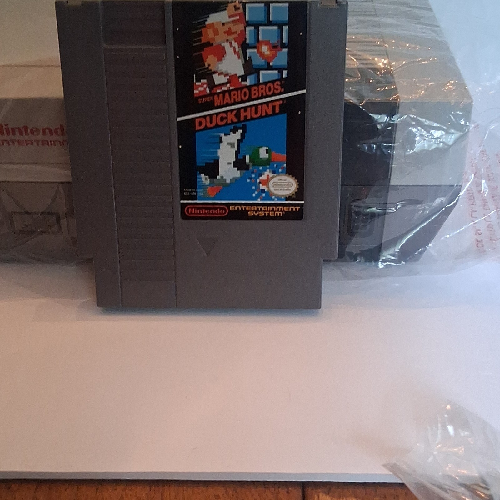 Nintendo NES Action Set NES-001 NTSC-U/C w Zapper SMB/Duck Hunt In Box