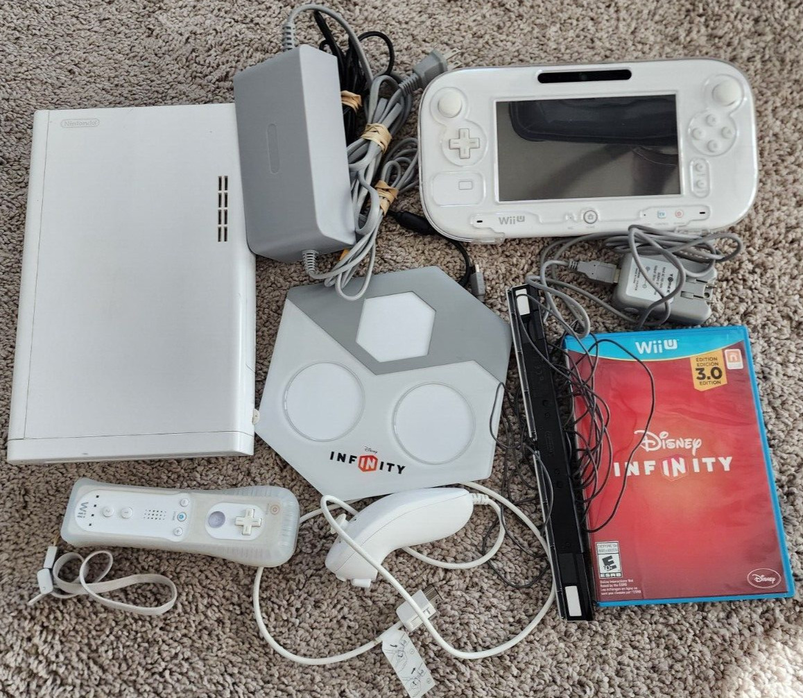 Nintendo Wii U 8GB System Disney Infinity 3.0 Star Wars bundle – White Console