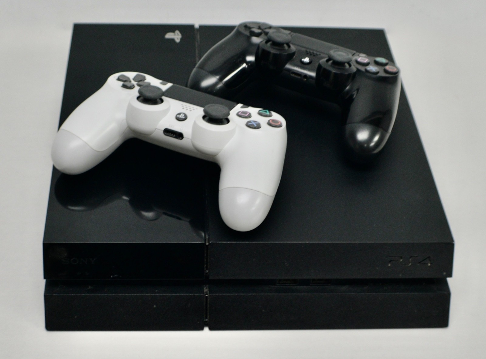 Sony PlayStation 4 500GB Gaming Console – Black w/ 2 controllers & Headset
