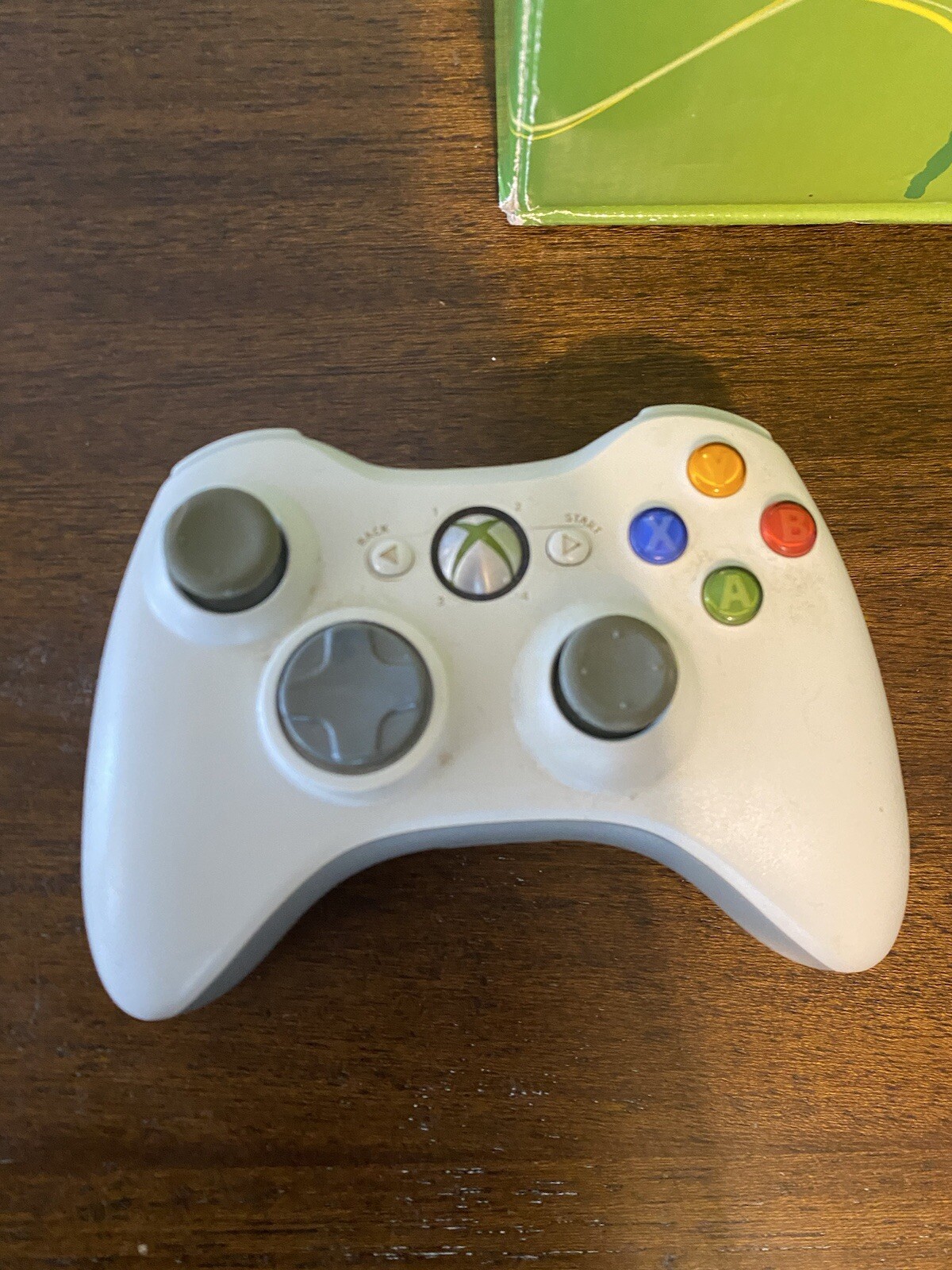 Xbox 360 Arcade Console 256 Mb + Xbox 360 Controller Does Not Read Games. In Box