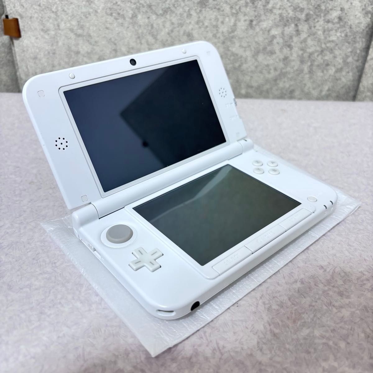 Nintendo 3DS LL White SPR-001 (JPN) Game Console Box