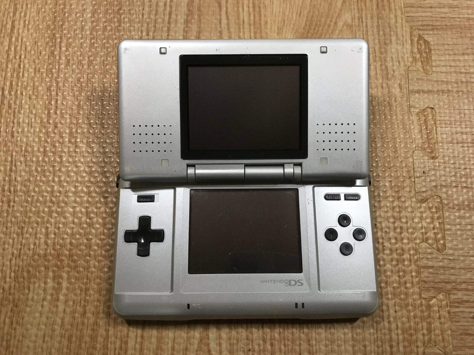 Nintendo DS Platinum Silver Console Nintendo Japan – With Defects LG9510