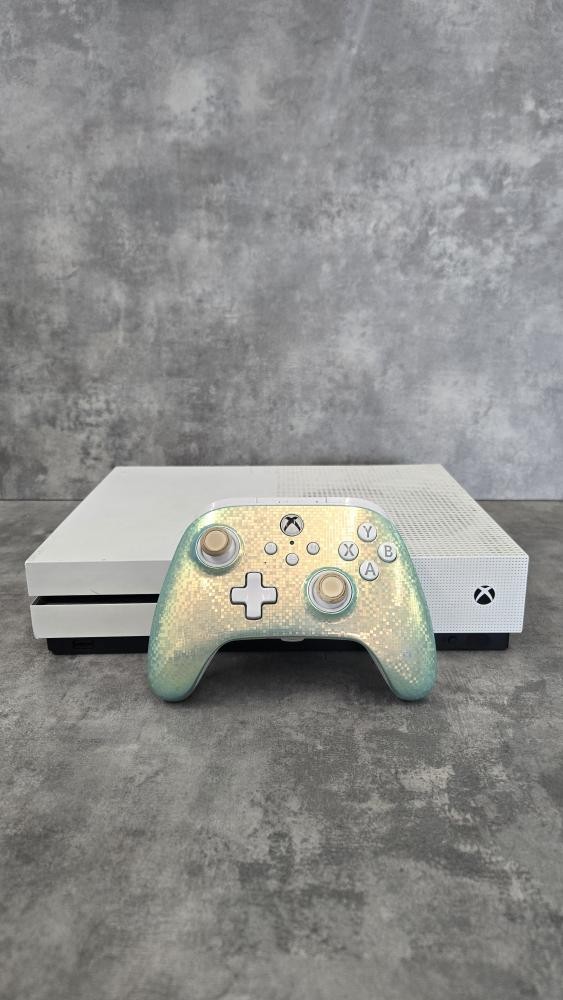 Microsoft Xbox One S (500GB) Console & Cables (PD2103848)
