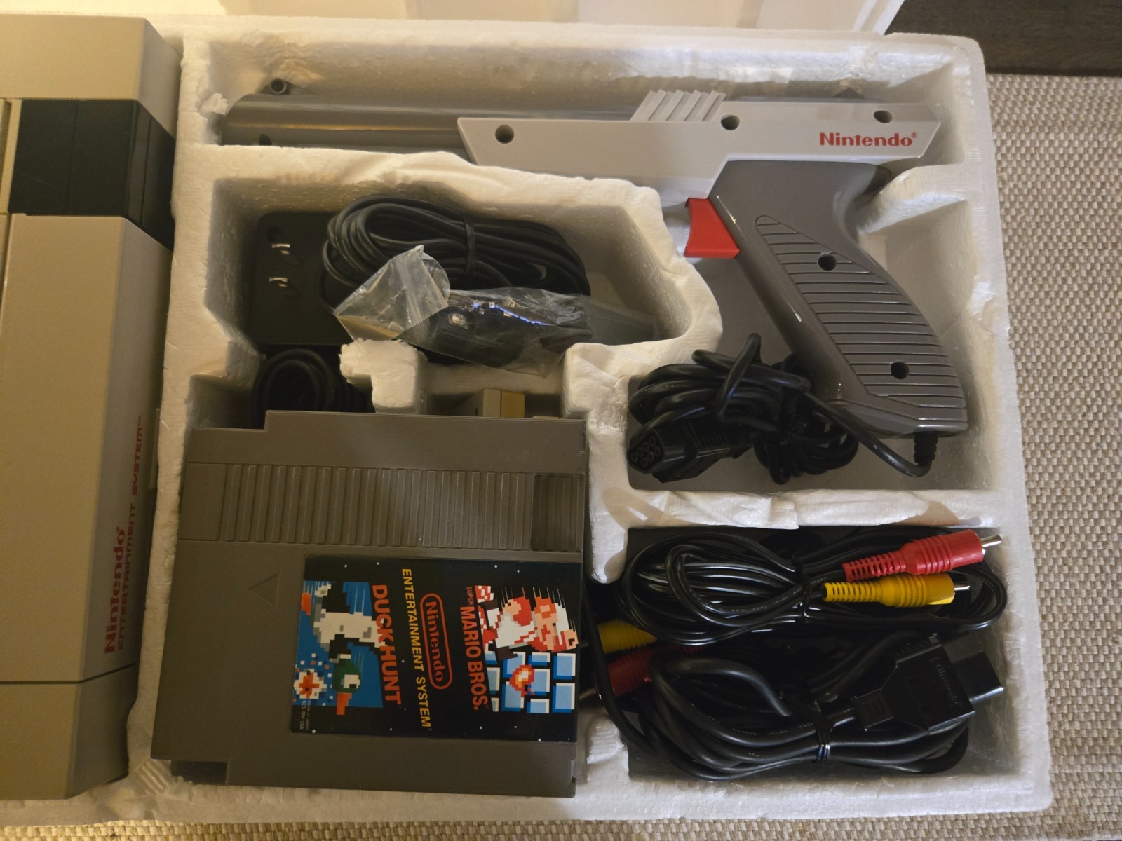 Vintage Nintendo NES Action Set Home Console, Complete In Box + Mario /Duck Hunt