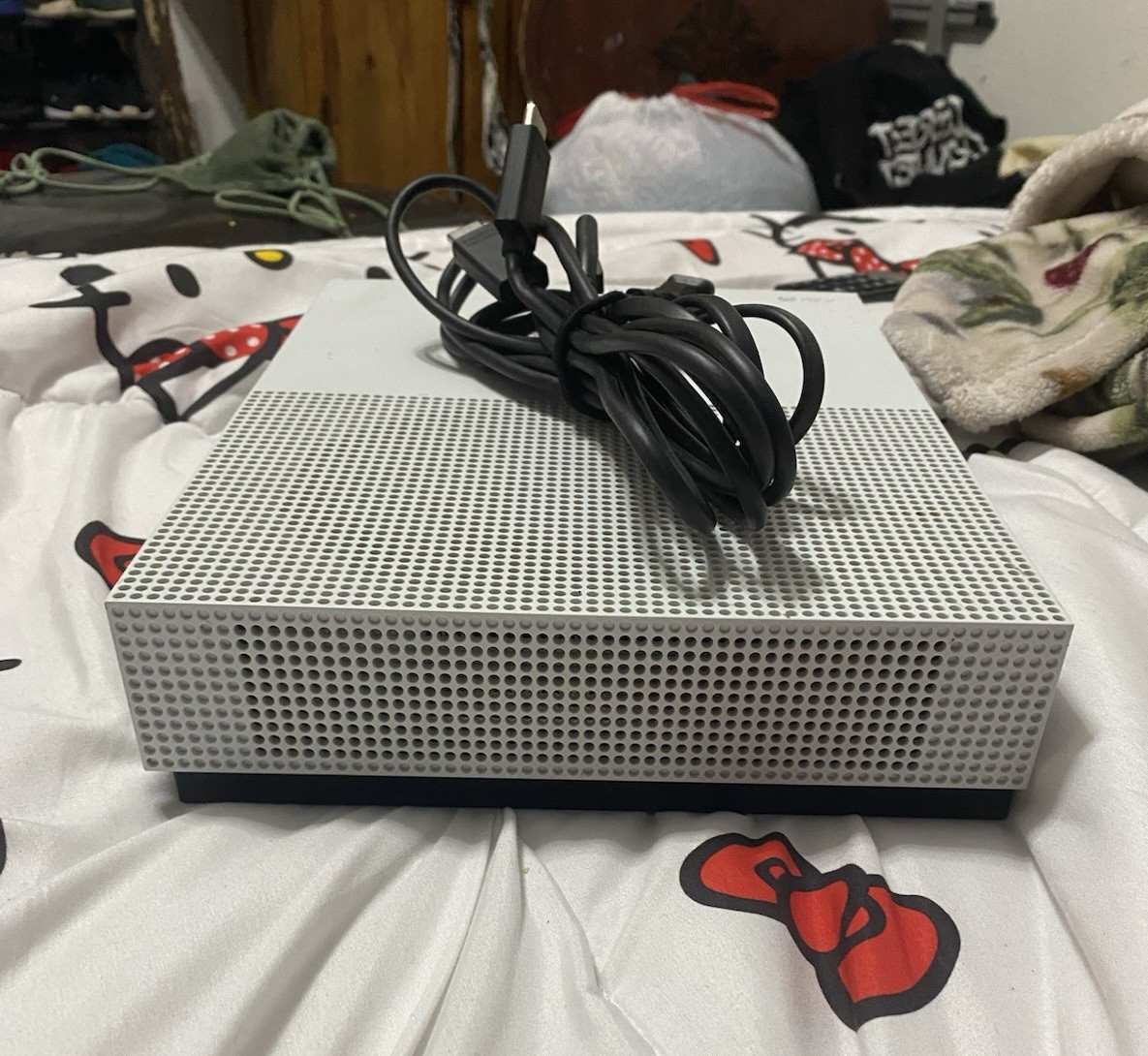 Microsoft Xbox One S 1TB White Console 4K UHD Blu-Ray Wi-Fi w/ Power Cord