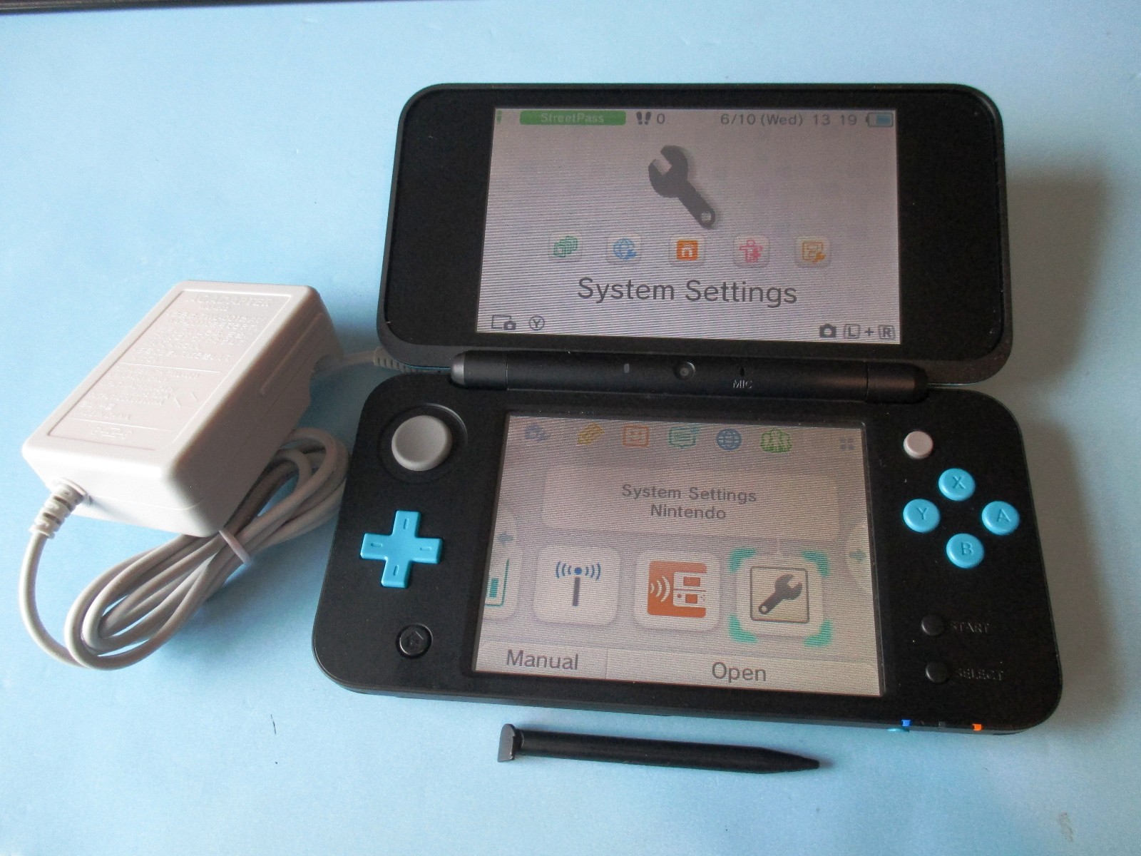 Nintendo 2DS XL Black & Turquoise Console System w/Charger FREE Ship!