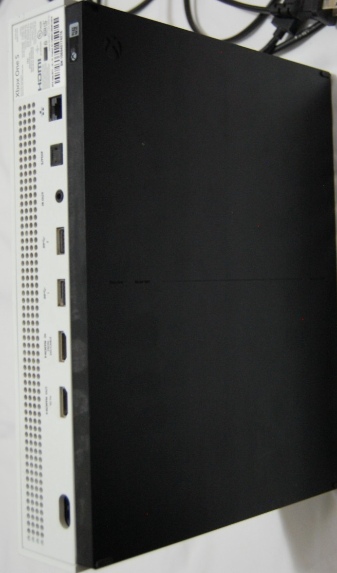 Microsoft Xbox One S 1681 Game Console White 500GB HDMI/USB-A Broken Disc Drive
