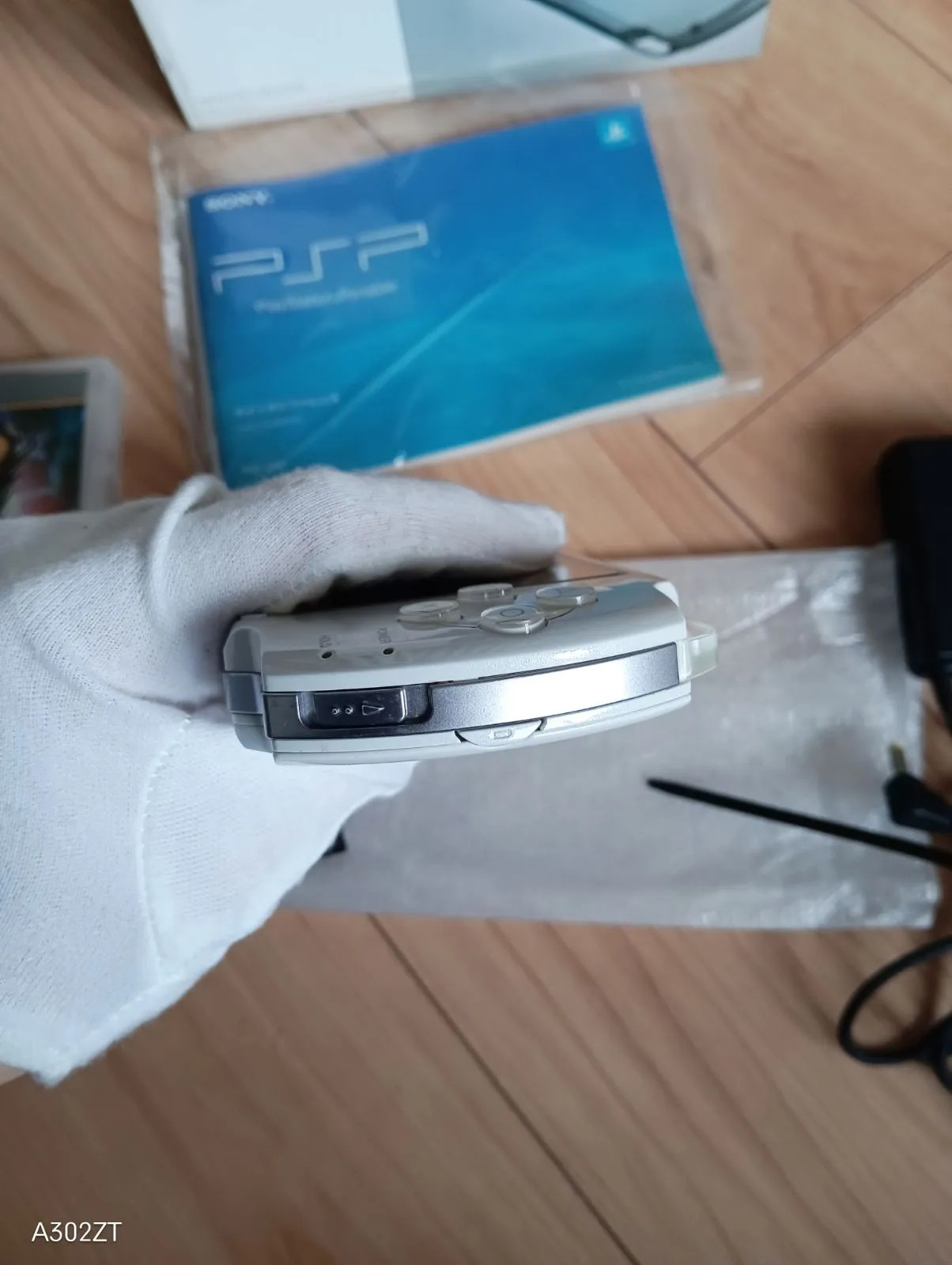 Sony PSP-3000 Pearl White Console Tested Working Region Free Boxed Set
