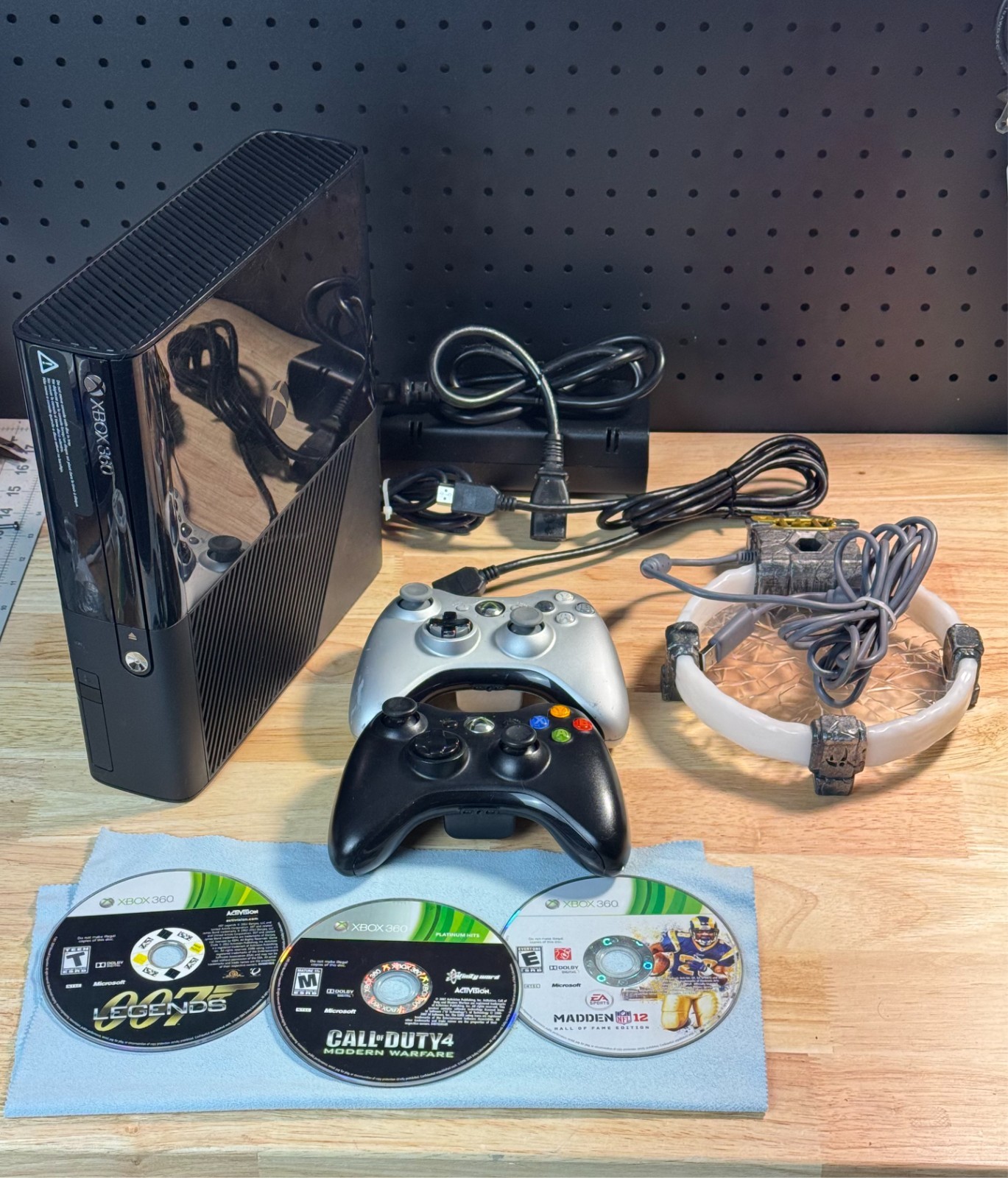 Xbox 360 E Custom Hard Drive Upgraded Console – Corona Board (250GB) Bundle
