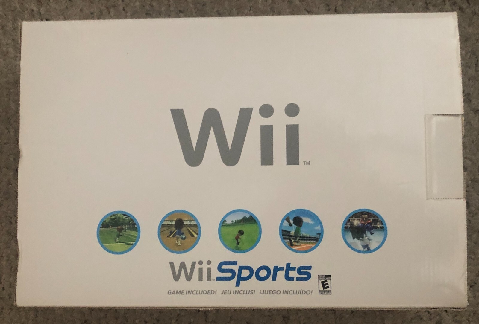 Nintendo White Wii in box with 9 classic Games