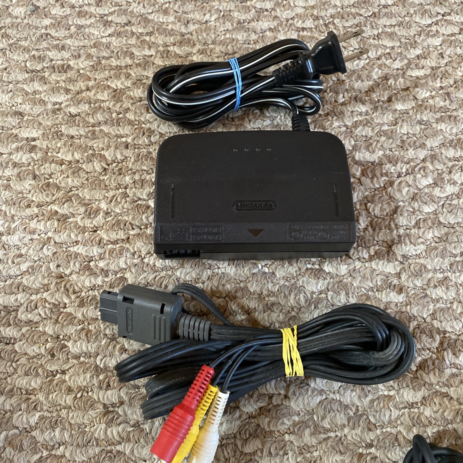 Nintendo 64 Black Console N64 w/ Silver Controller Power & AV Cables ALL OEM