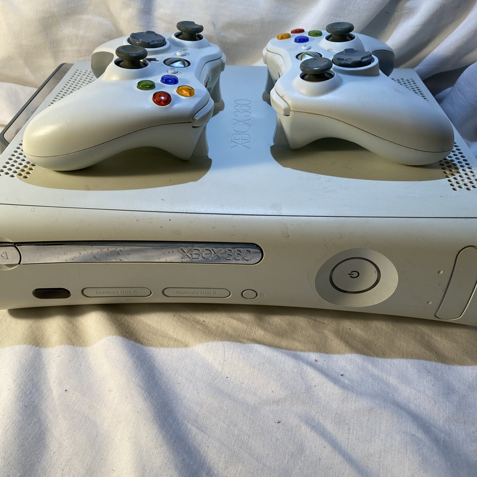 Microsoft Xbox 360 Pro 120GB Console White Bundle W/ Controllers No Wires Read