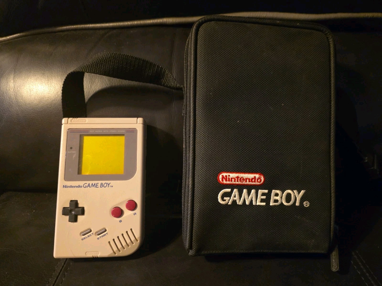 BROKEN Original Nintendo GameBoy Console DMG-01 & Official Carrying Bag VTG 1989
