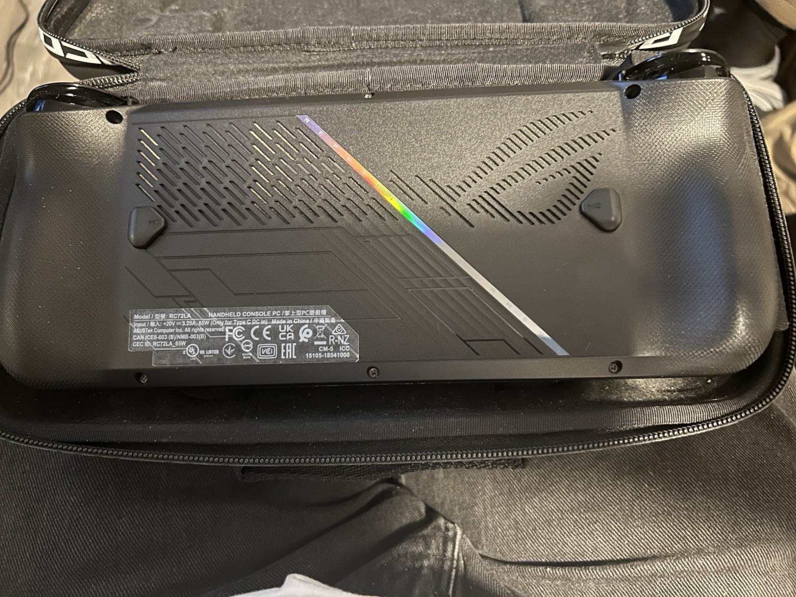 Asus ROG Ally X AMD Ryzen Z1 Extreme 24GB RAM 2TB – Excellent w/ + Charger