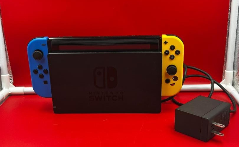 Gaming Console: Nintendo Switch