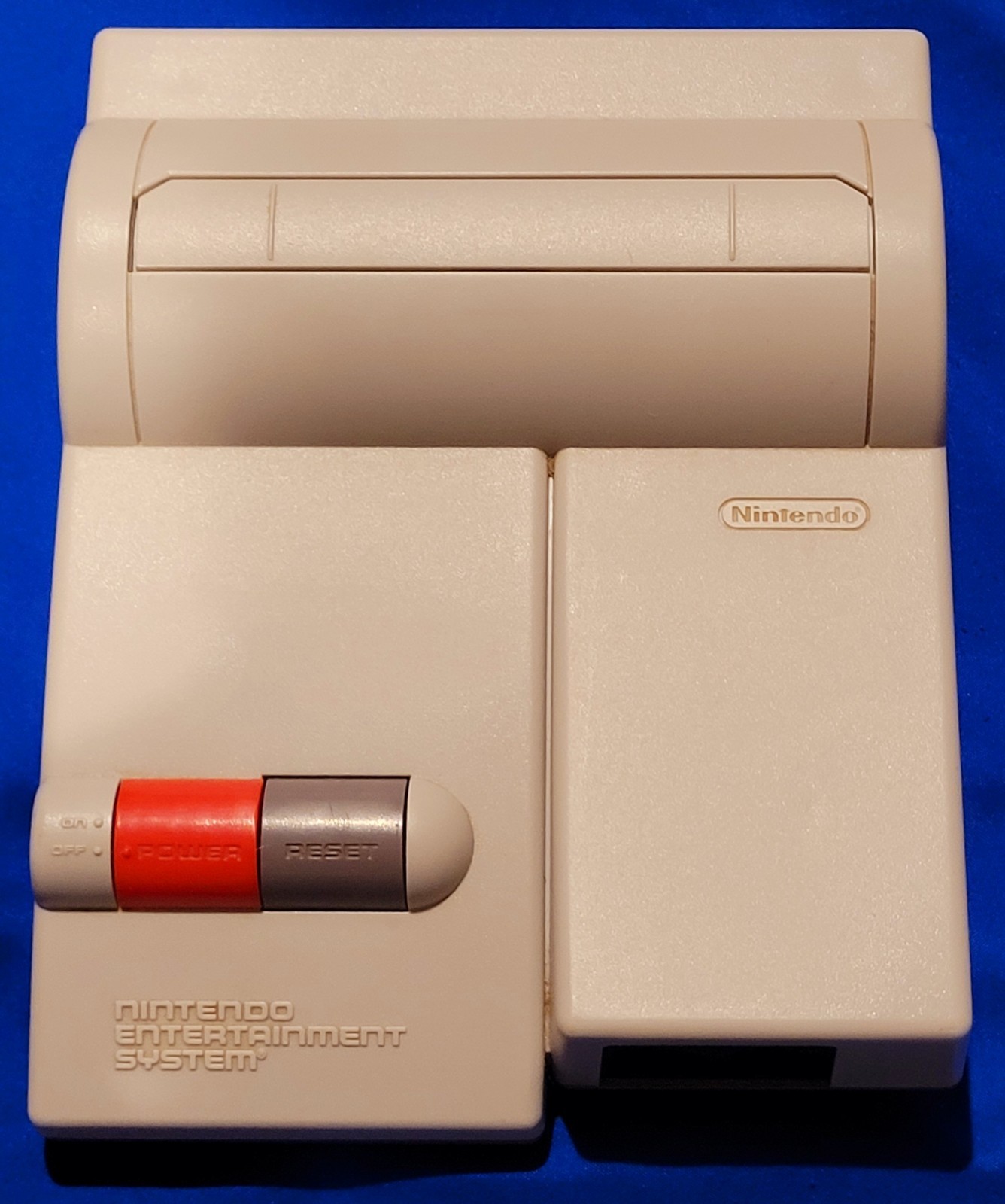 Nintendo Nes Top Loader Console Bundle 4 Games Two Controllers & One Zapper Gun