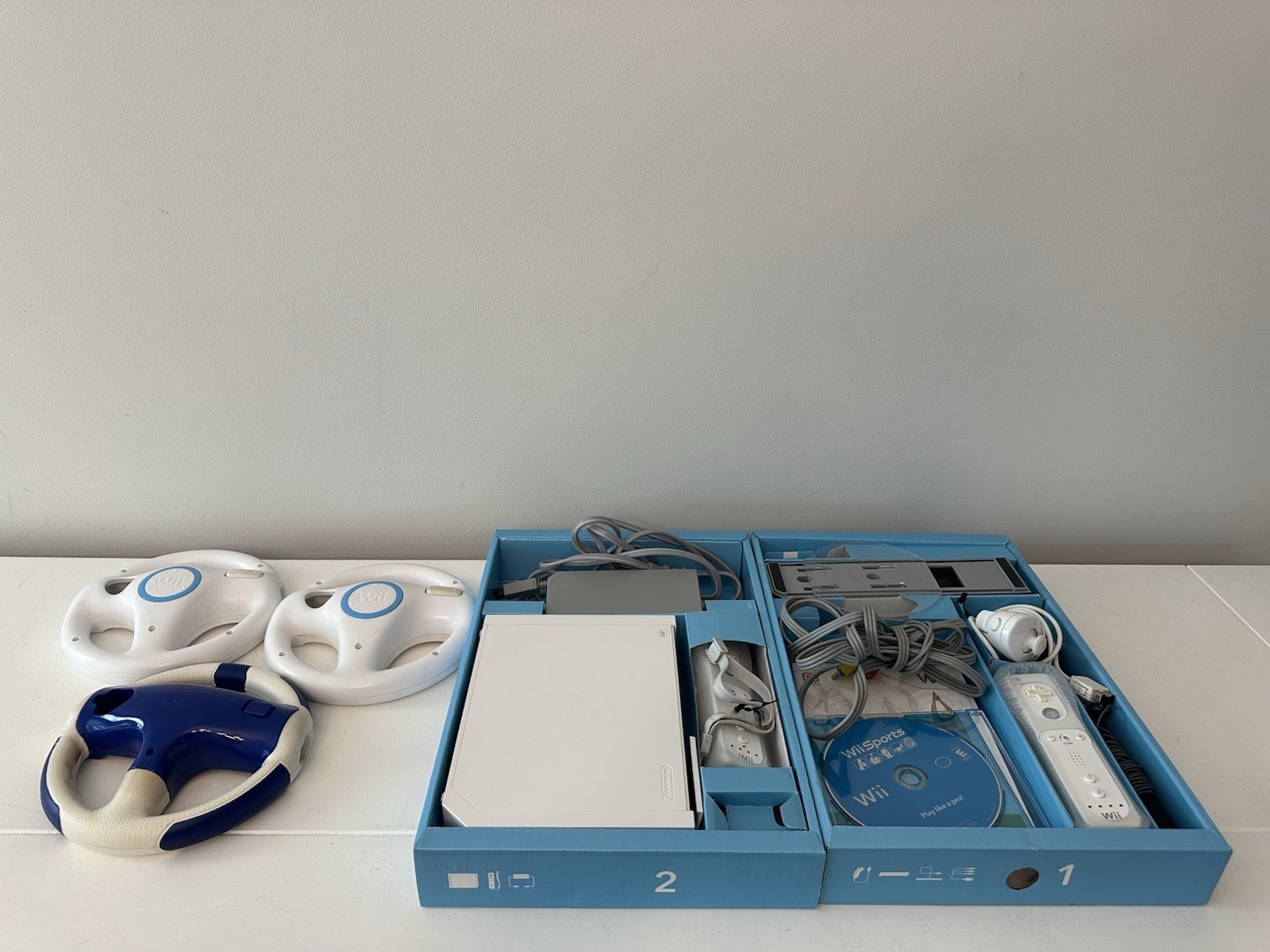 Nintendo Wii Sports Console Bundle RVL-001 Complete In Box 4 Game & Wiimotes CIB
