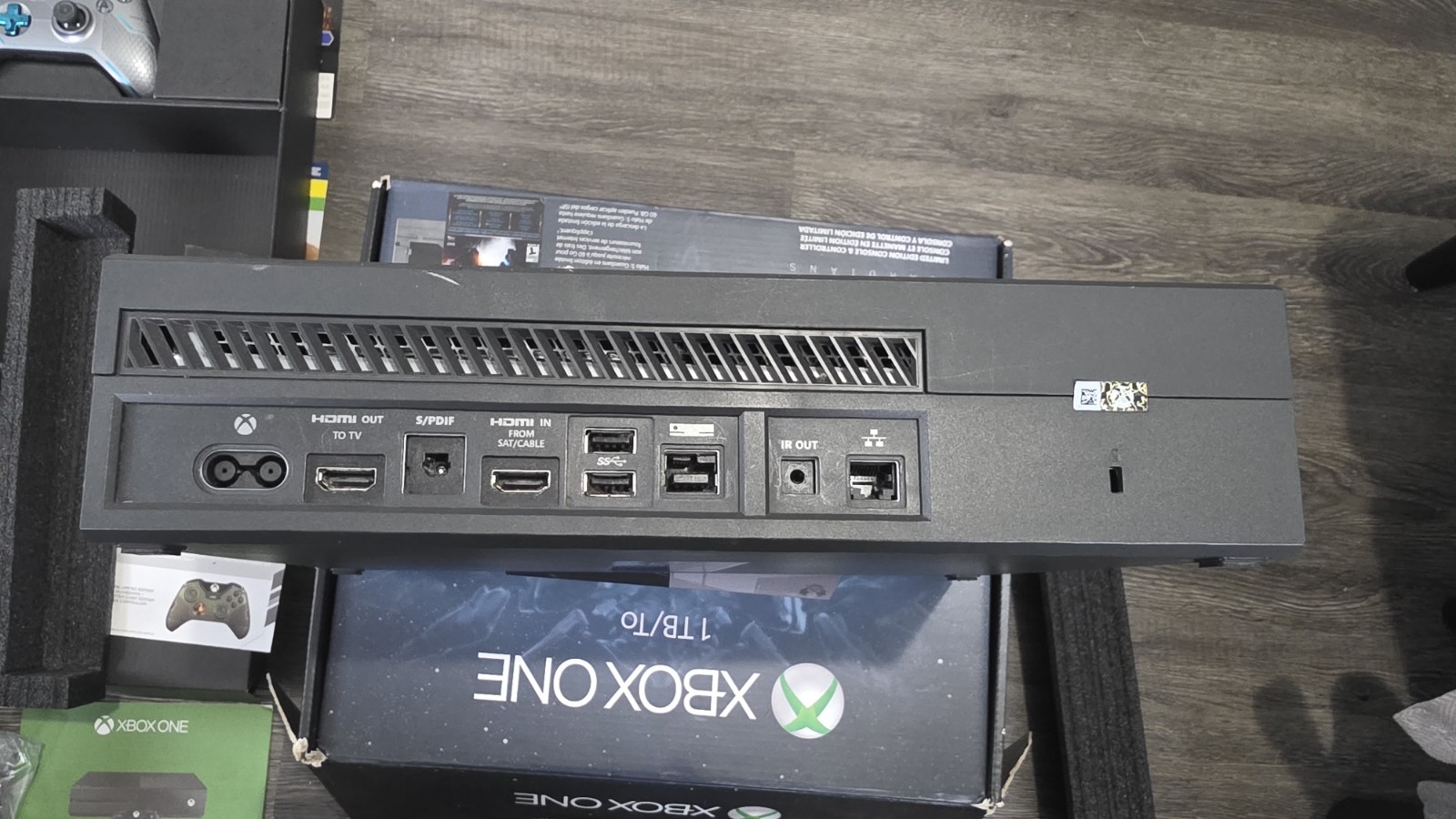 Xbox One Limited Edition Halo 5 Edition 1TB Console /w Original Box