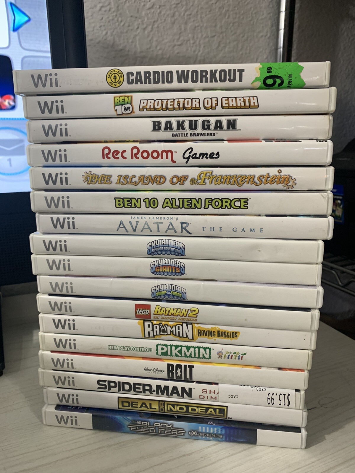 Nintendo RVL-100 Wii Bundle with 35 Games 1 controller 1 Nunchuk Stand Cables