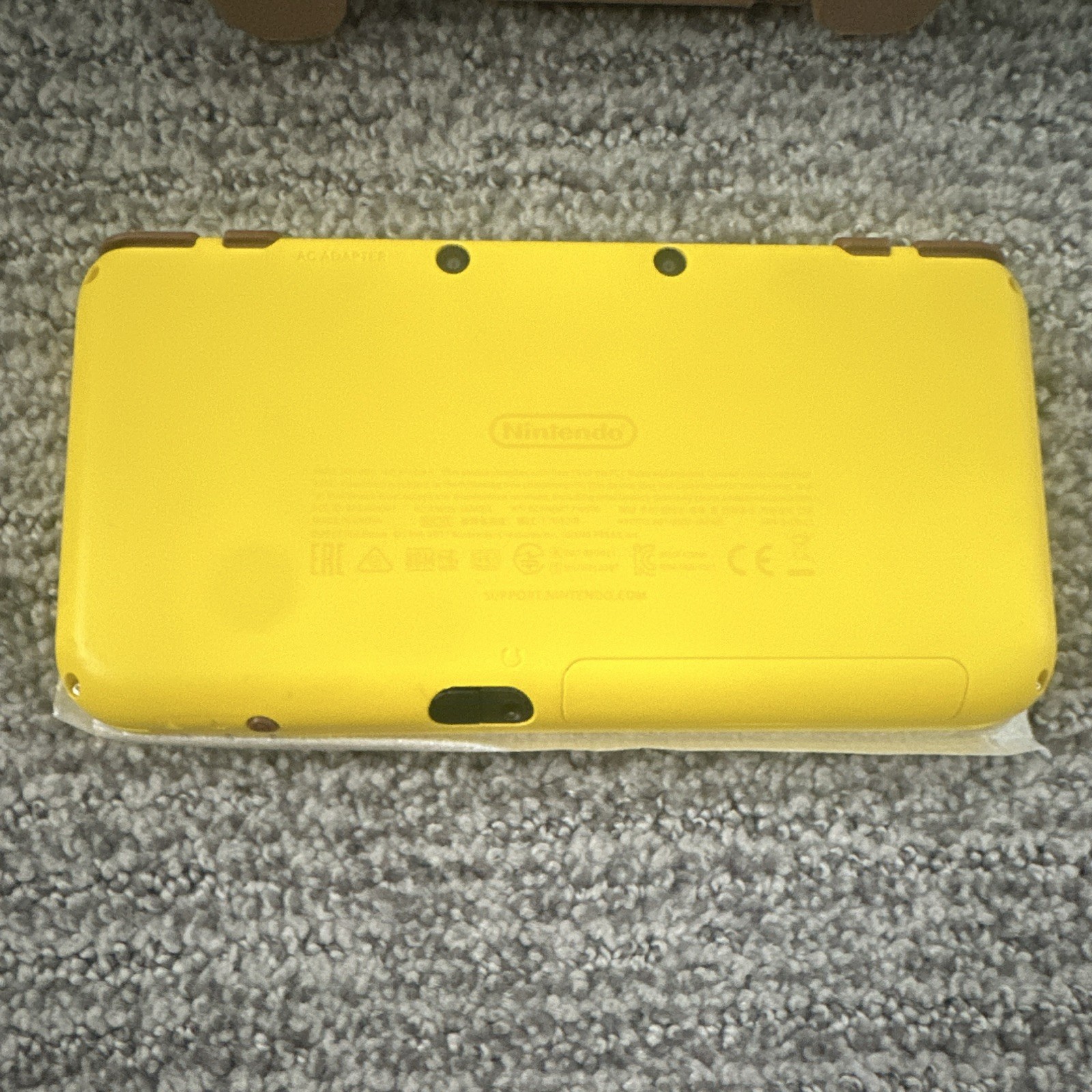 Nintendo New 2DS XL Pikachu Edition Yellow Handheld Console w/ Box 4GB