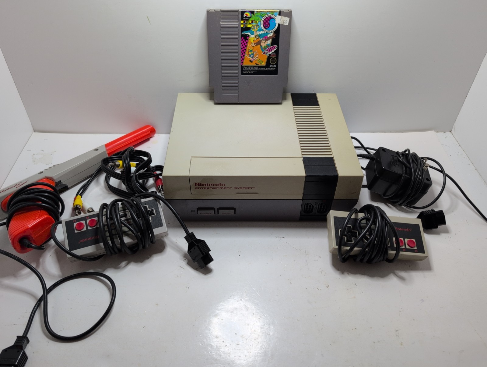 Nintendo NES Console Bundle Two Controllers All Cables Tested Cleaned