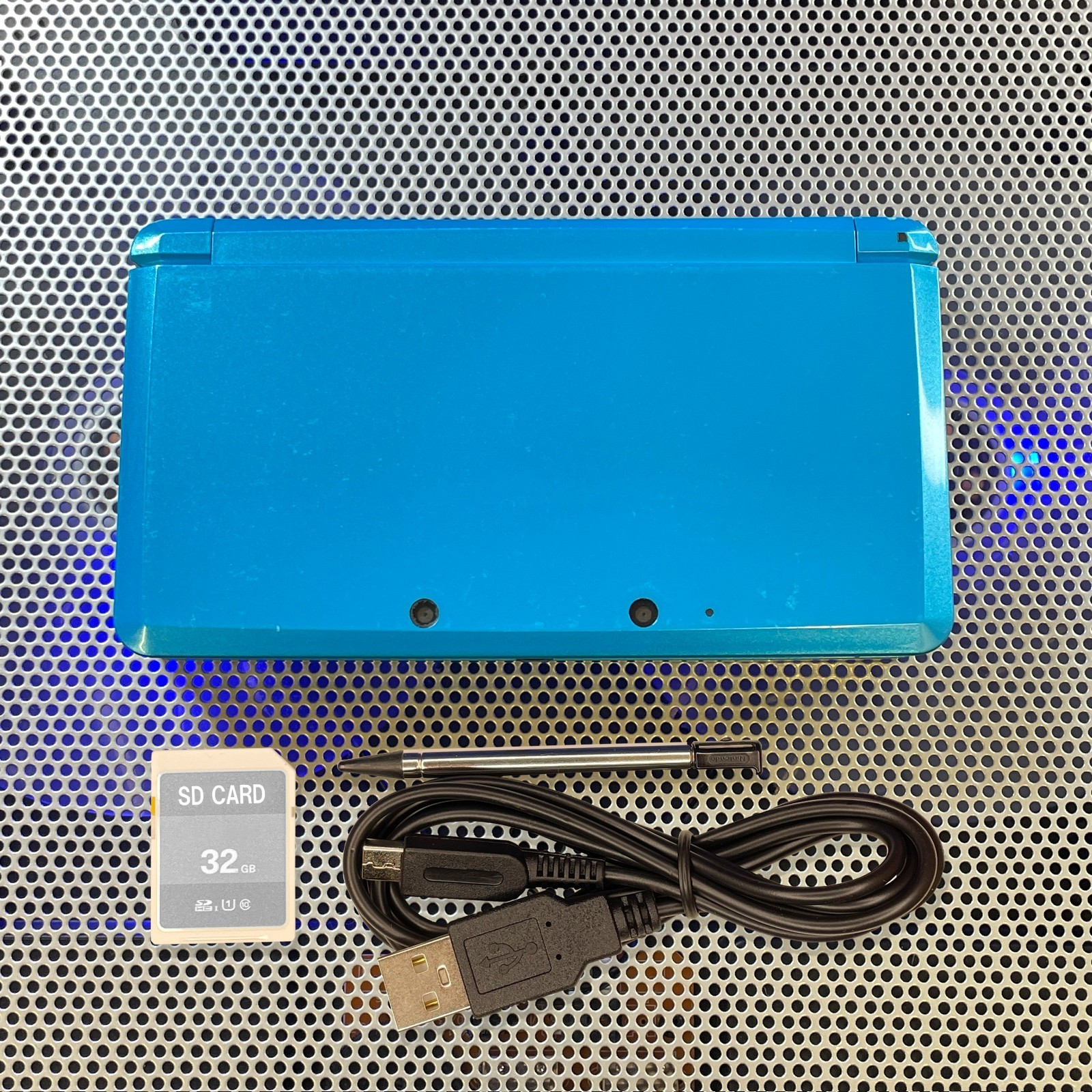 Nintendo 3DS Console Light Blue Multi-Region Cartridge Compatible 32GB SD Stylus