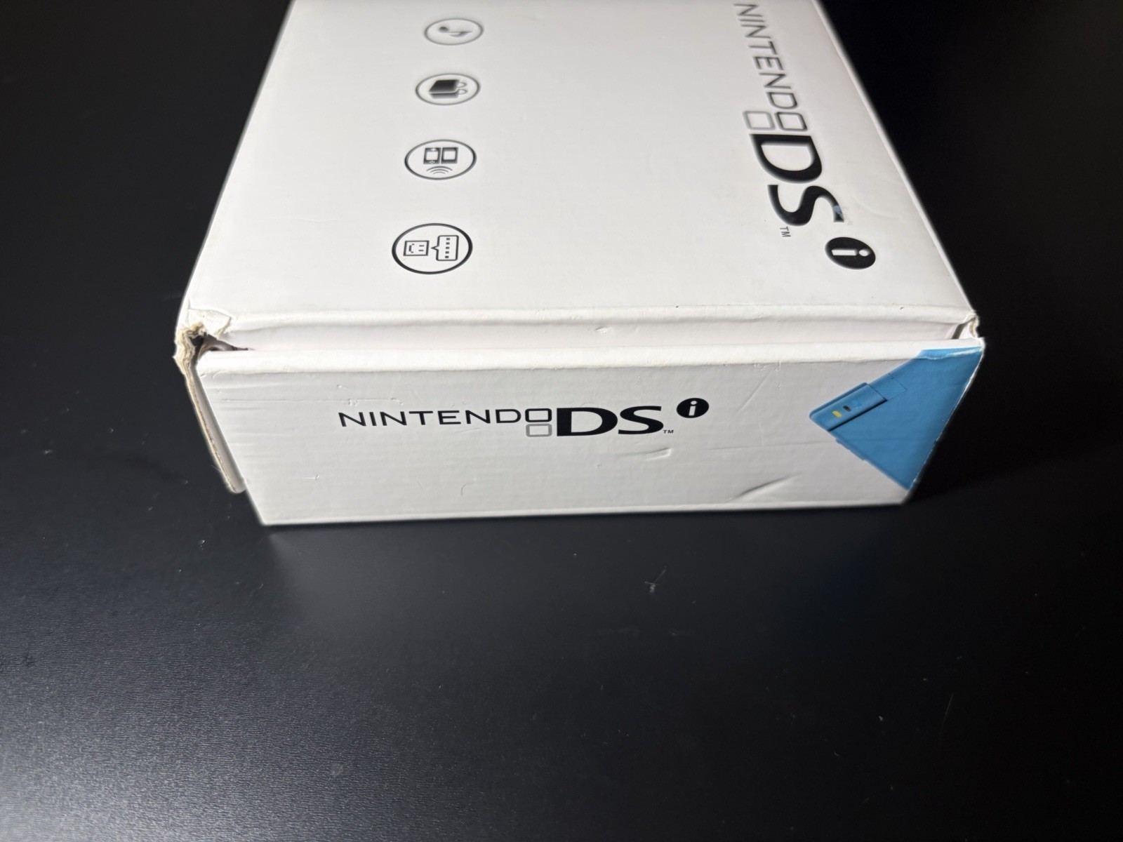Nintendo DSi Handheld Game Console Blue Complete In Box Very Good