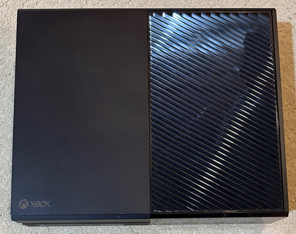 Microsoft Xbox One Model 1540 500GB Black Home Console ONLY w/ Original Box