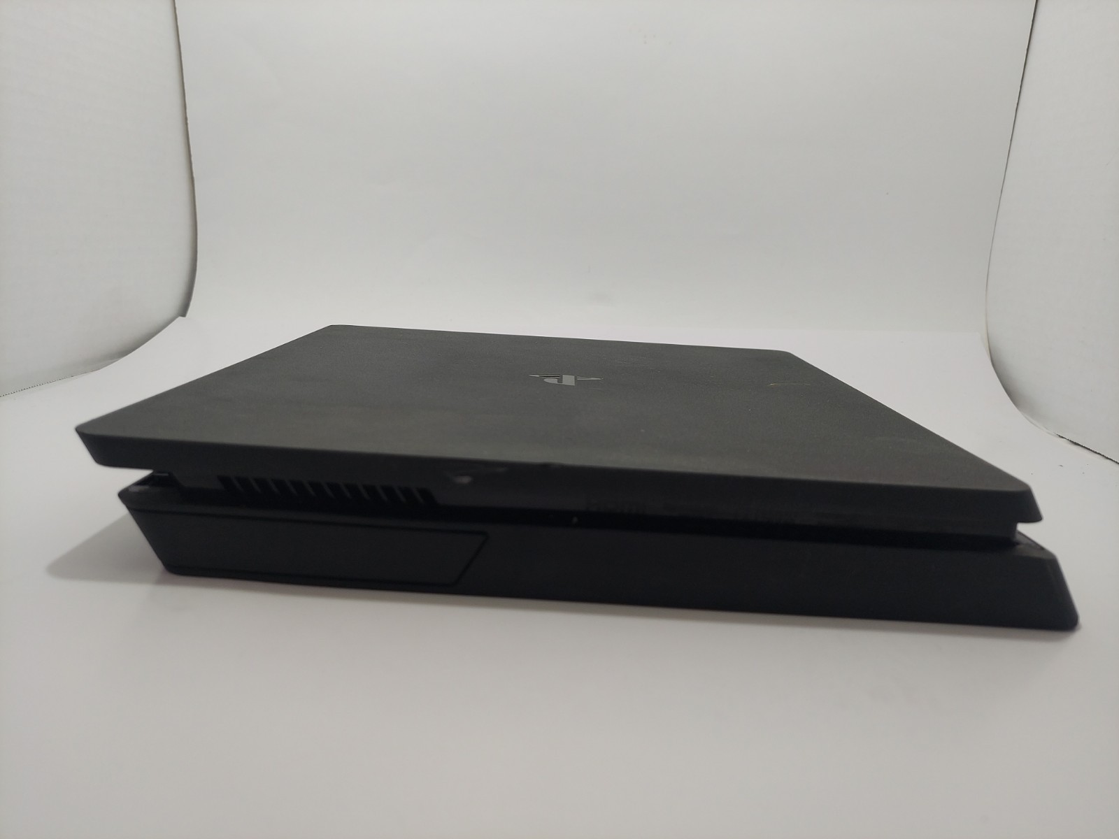 Sony PlayStation 4 Slim 1TB Console System Bundle With Game + Controller -Tested