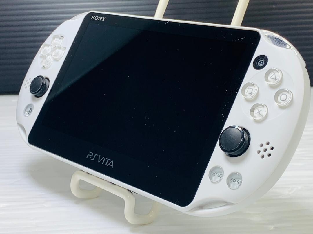 Sony PS Vita PCH-2000ZA22 Glacier White Wi-Fi Game Console Handheld System Boxed
