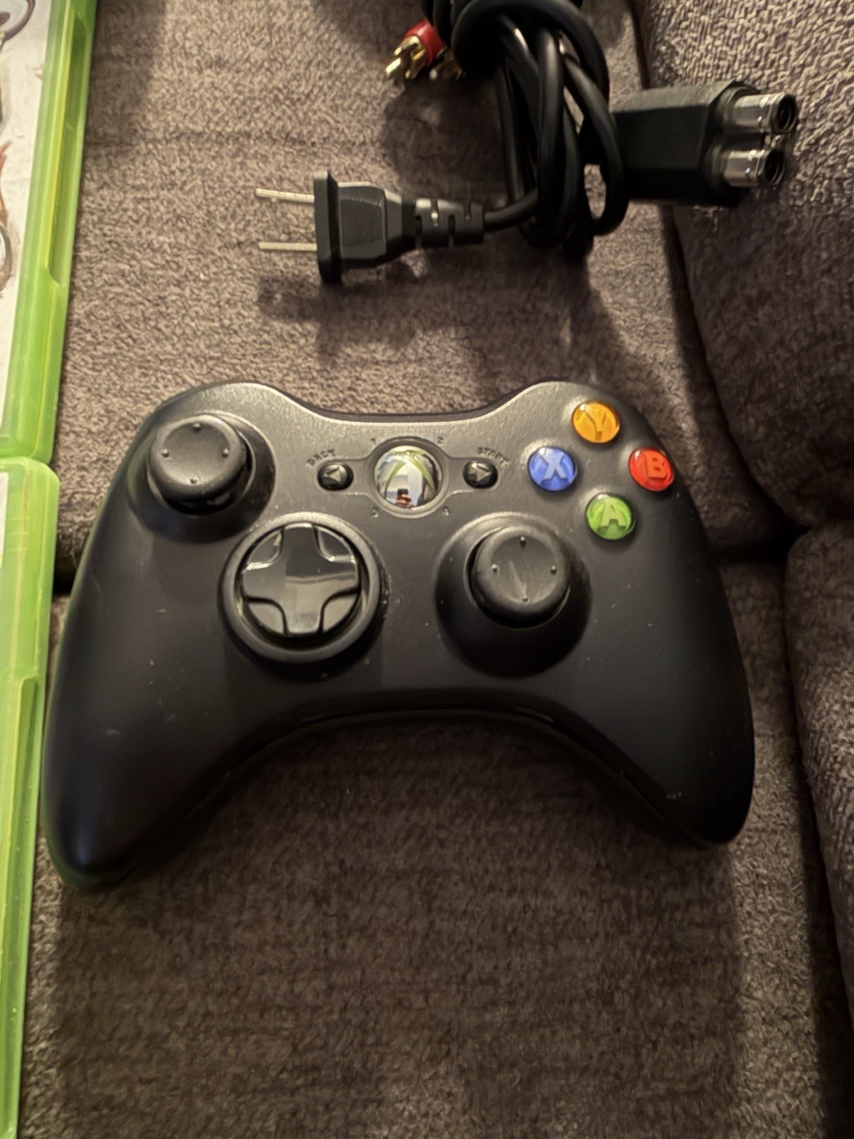 Microsoft Xbox 360 S 1439 500GB Console White W/ Games