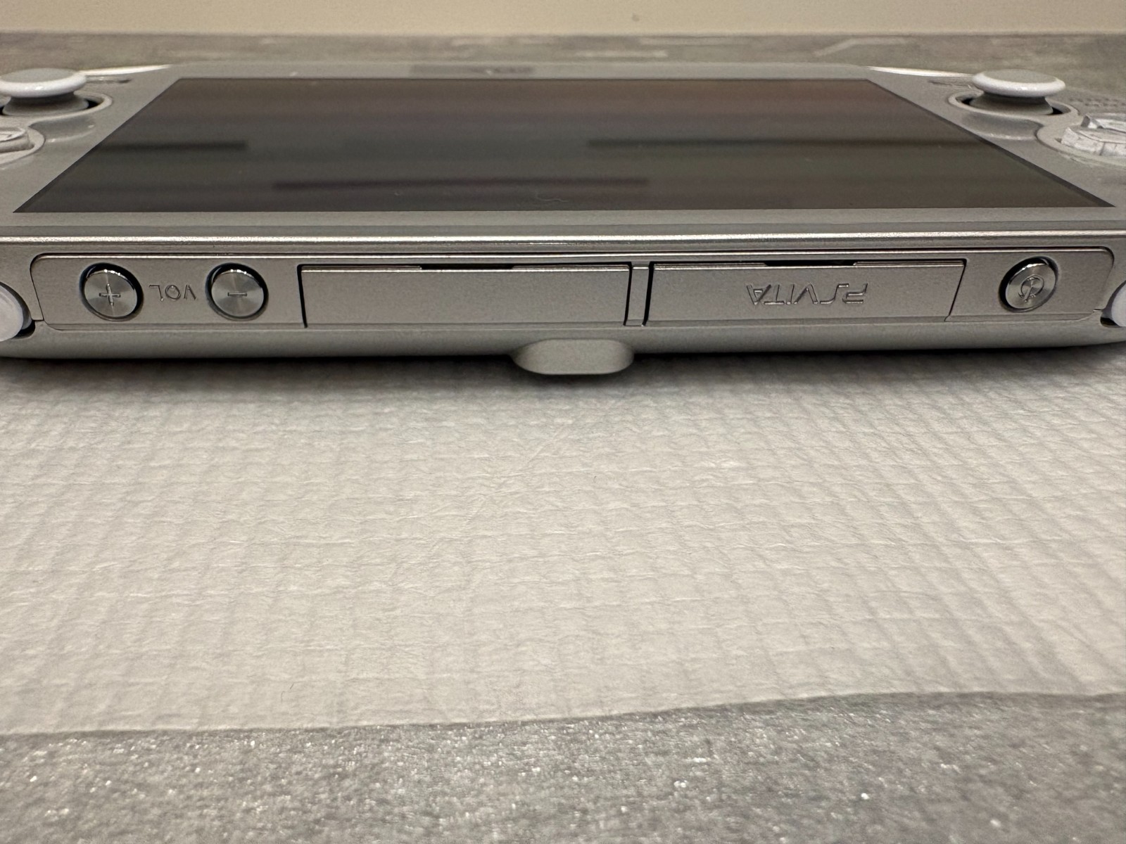 SONY PlayStation PS Vita Ice Silver Wi-Fi Type