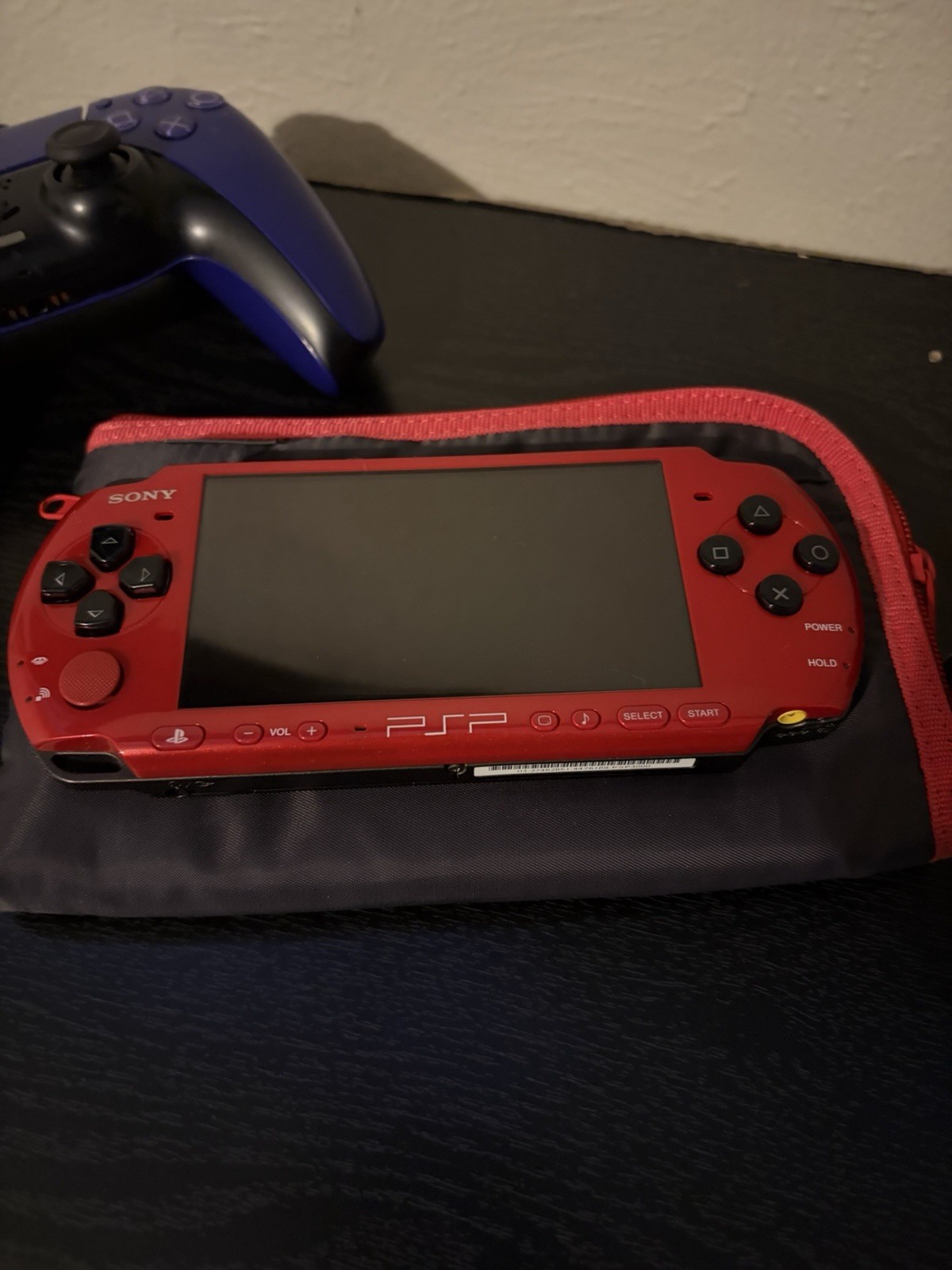 Sony PSP 3000 Red/Black Handheld System w/ Zip Case and charger and memory card