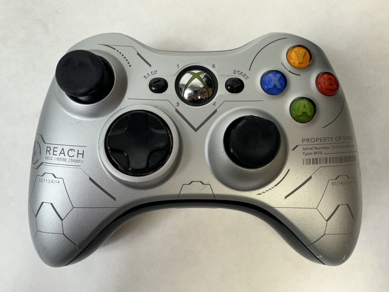 Microsoft Xbox 360 S, 1439, 4GB, Tested and In Working Condition, 1 Controller