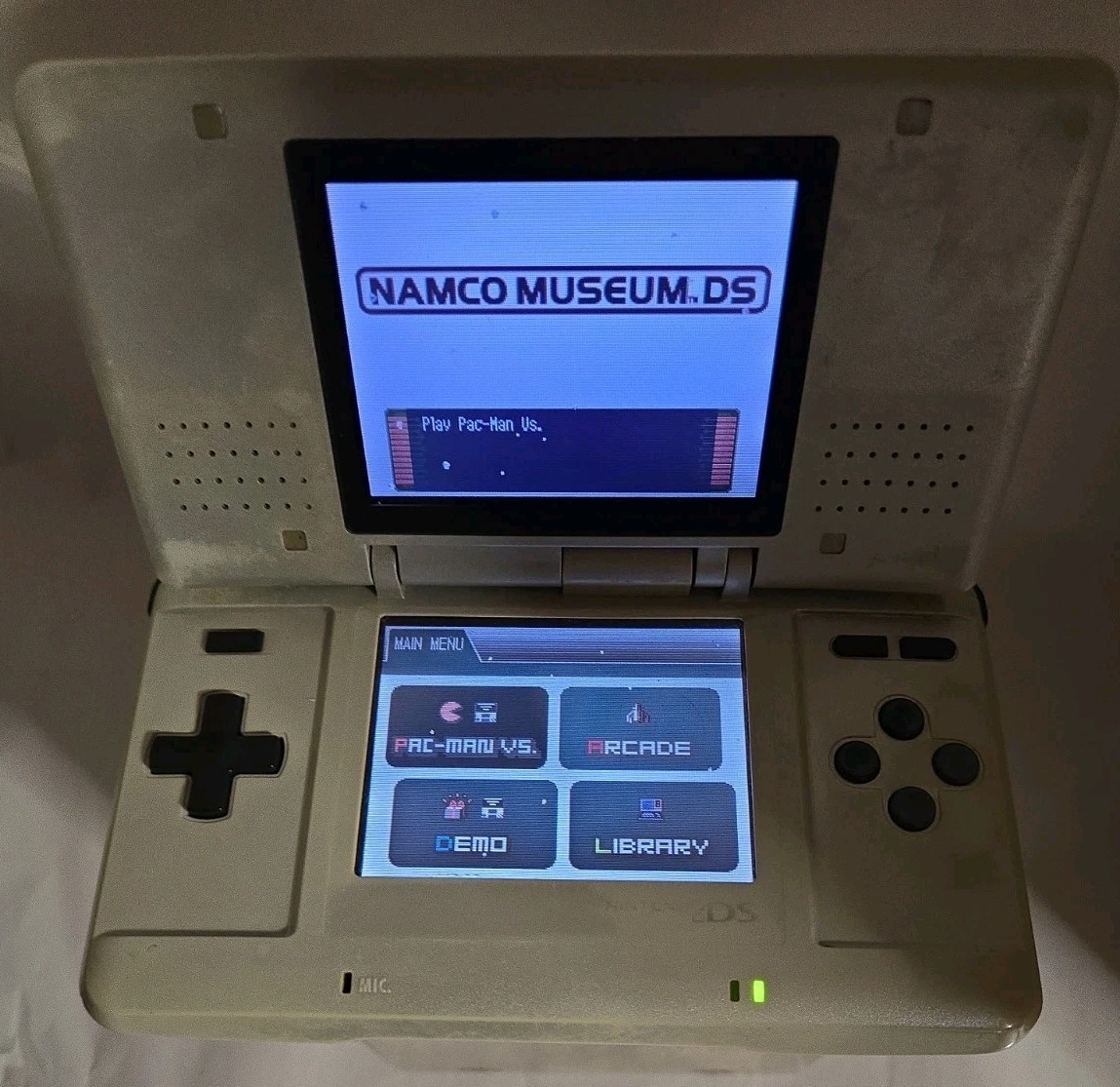 Nintendo DS Silver Handheld System – Fair Condition! – TESTED AND WORKING (6A)