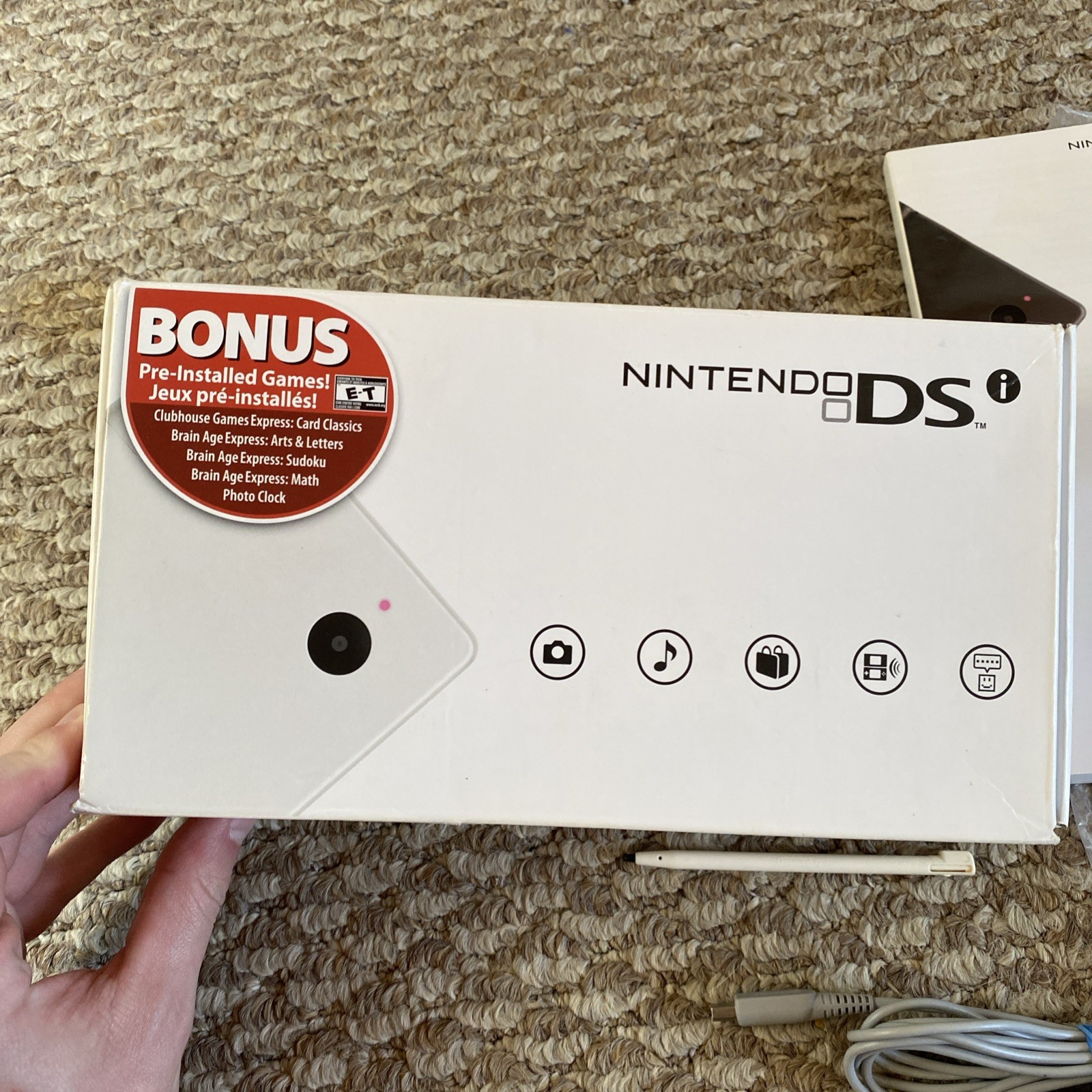 Nintendo DSi White Console in Original Box USA Version Charger Stylus Manual