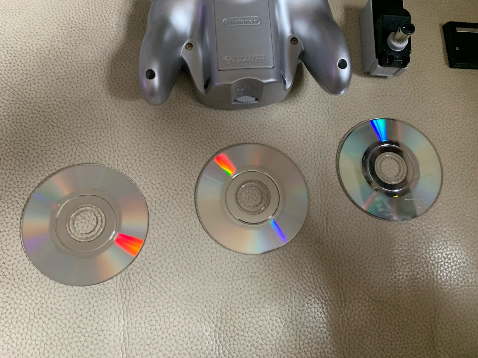 Nintendo GameCube DOL-001 Console Platinum With 3 Games, Cords And Controller.