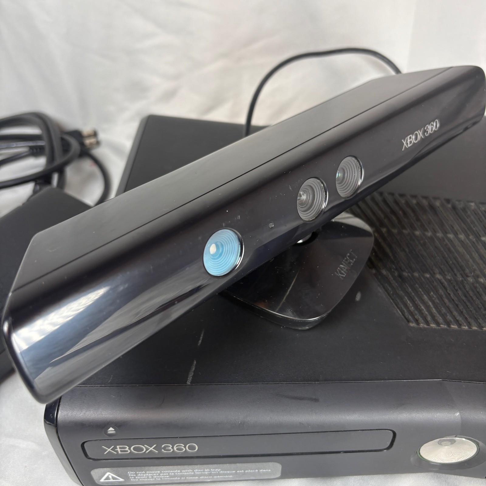 Microsoft Xbox 360 S 1439 Console Bundle Black Kinect 2 Controllers Power Supply