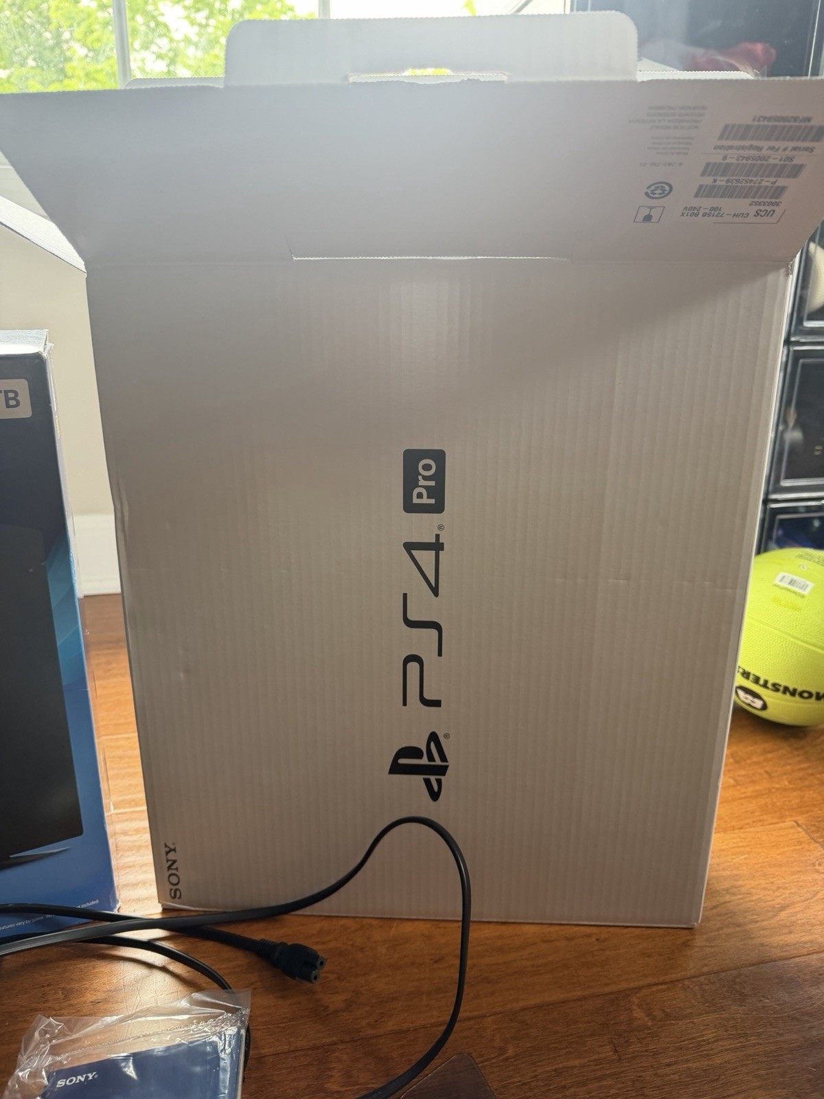 Sony PlayStation 4 PS4 Pro (Sony PlayStation 4, 2019)