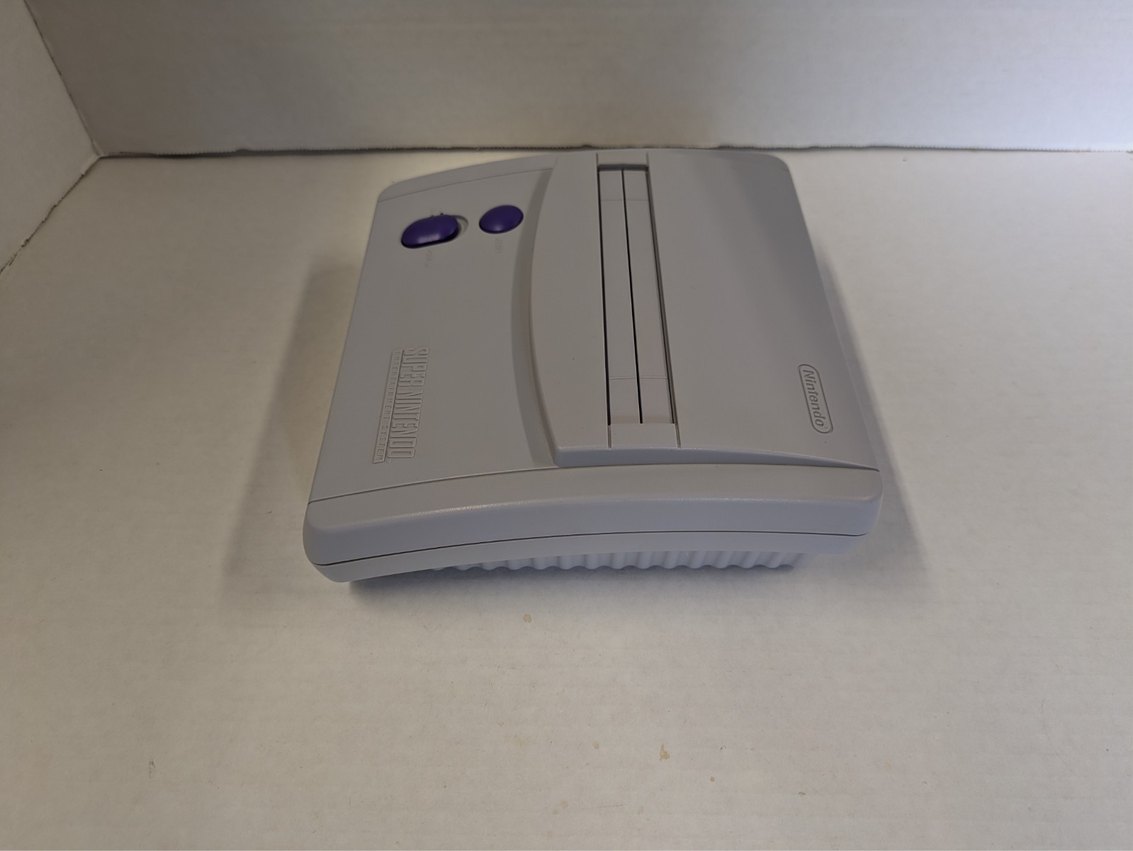 SNES JR – RGB bypass, S-Video, New caps, Regulator, C11 Cap, LED. Great Shape!