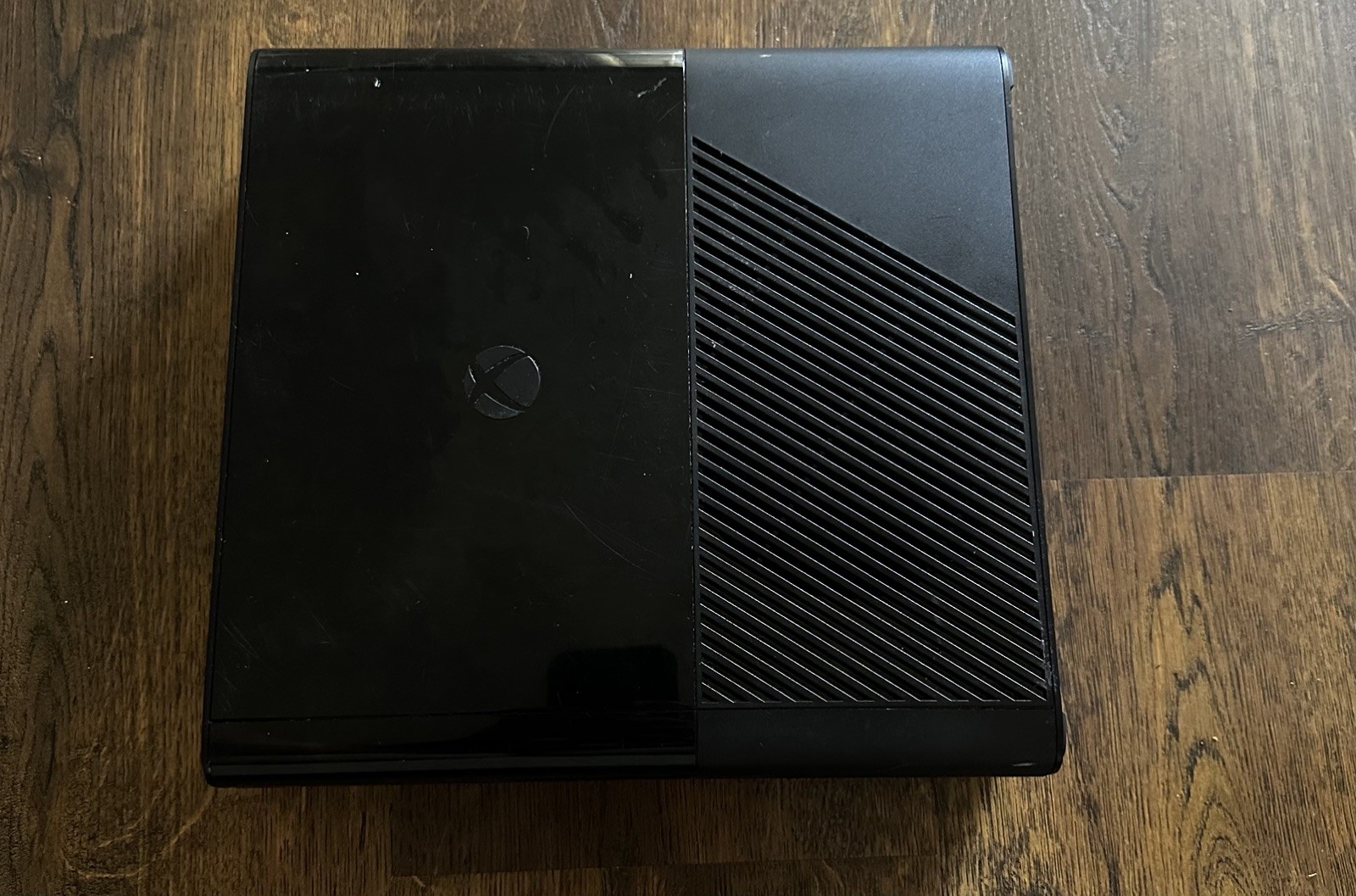 Xbox 360 E 250GB Console Bundle – 2 Controllers, Power Supply, and 6 Games